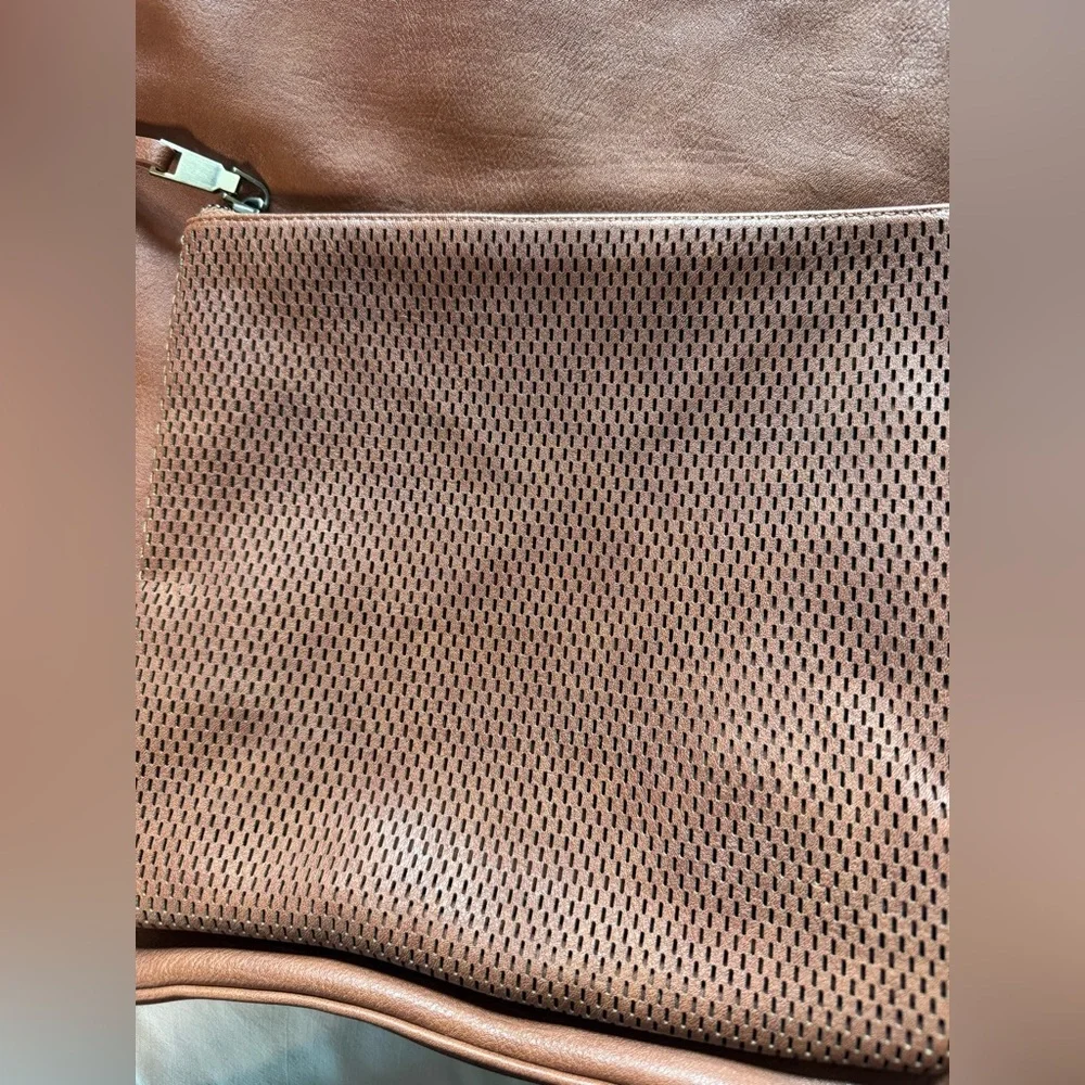 Antik Kraft convertible Tote/Backpack in Cognac Brown - Picture 2 of 8